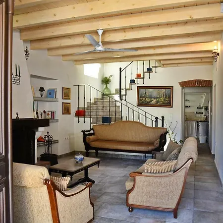 Traditional Corfu House منزل ريفي